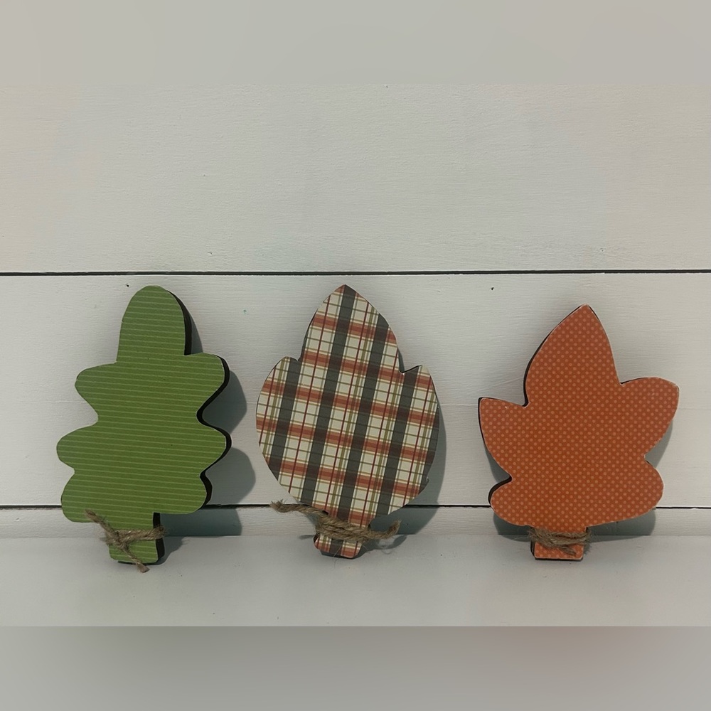 Rustic Leaf Wall Decor Set - Green, Plaid, and Orange